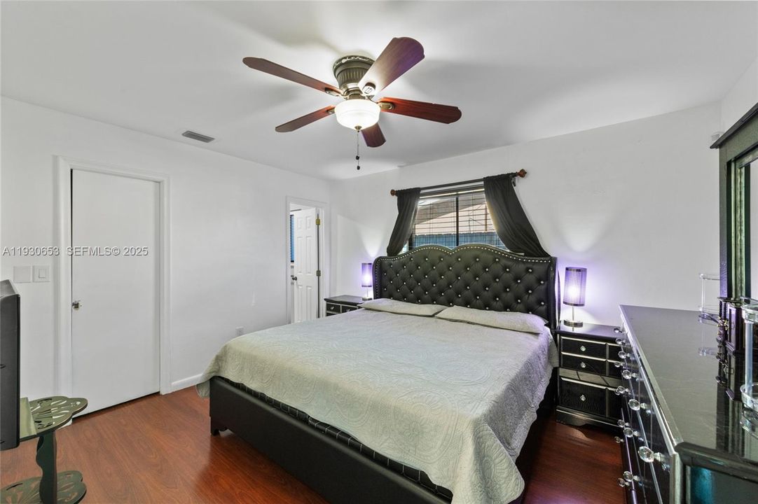 For Rent: $3,590 (3 beds, 2 baths, 1536 Square Feet)