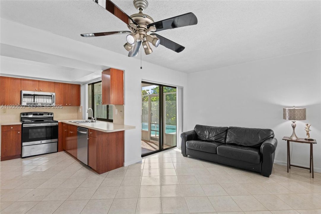 For Rent: $3,590 (3 beds, 2 baths, 1536 Square Feet)