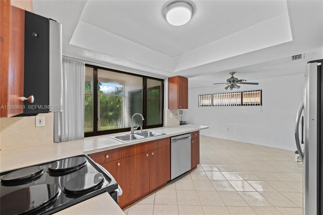 For Rent: $3,590 (3 beds, 2 baths, 1536 Square Feet)