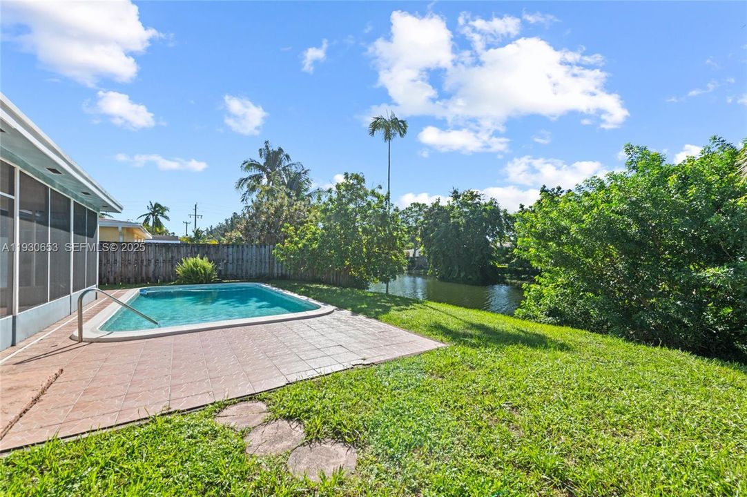 For Rent: $3,590 (3 beds, 2 baths, 1536 Square Feet)