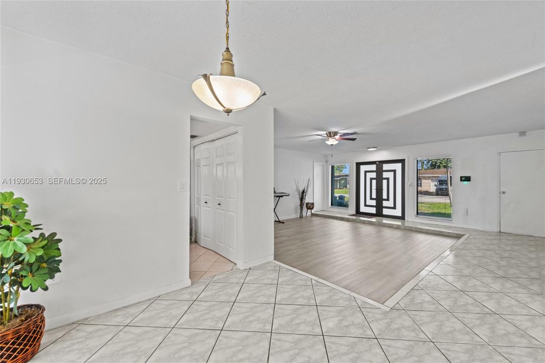 For Rent: $3,590 (3 beds, 2 baths, 1536 Square Feet)