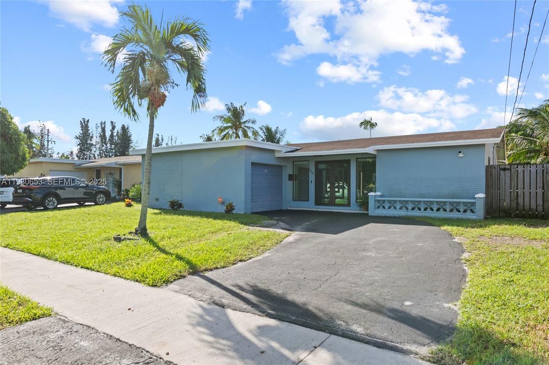 For Rent: $3,590 (3 beds, 2 baths, 1536 Square Feet)