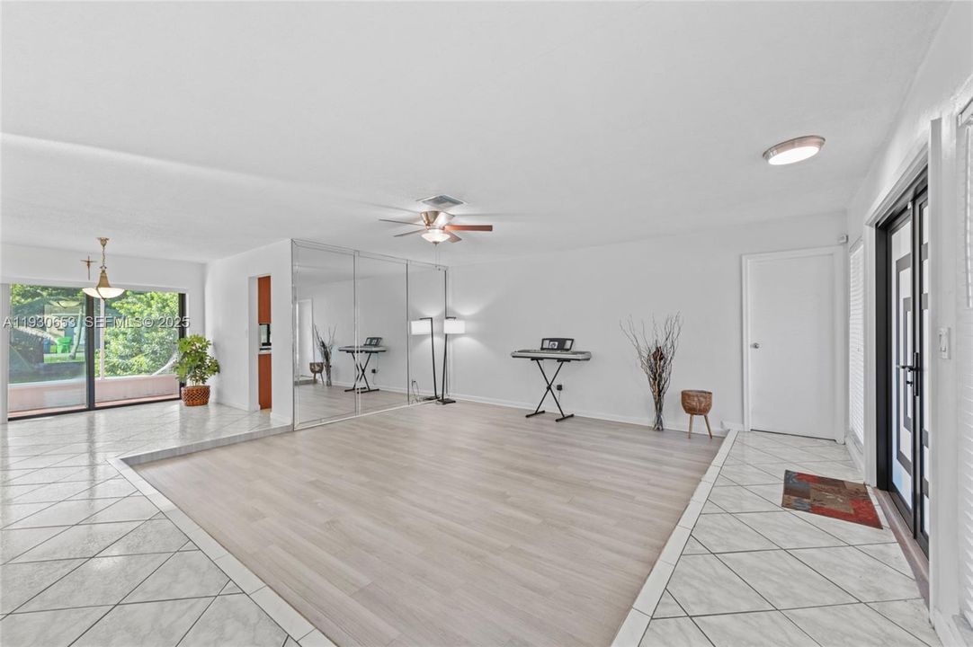 For Rent: $3,590 (3 beds, 2 baths, 1536 Square Feet)