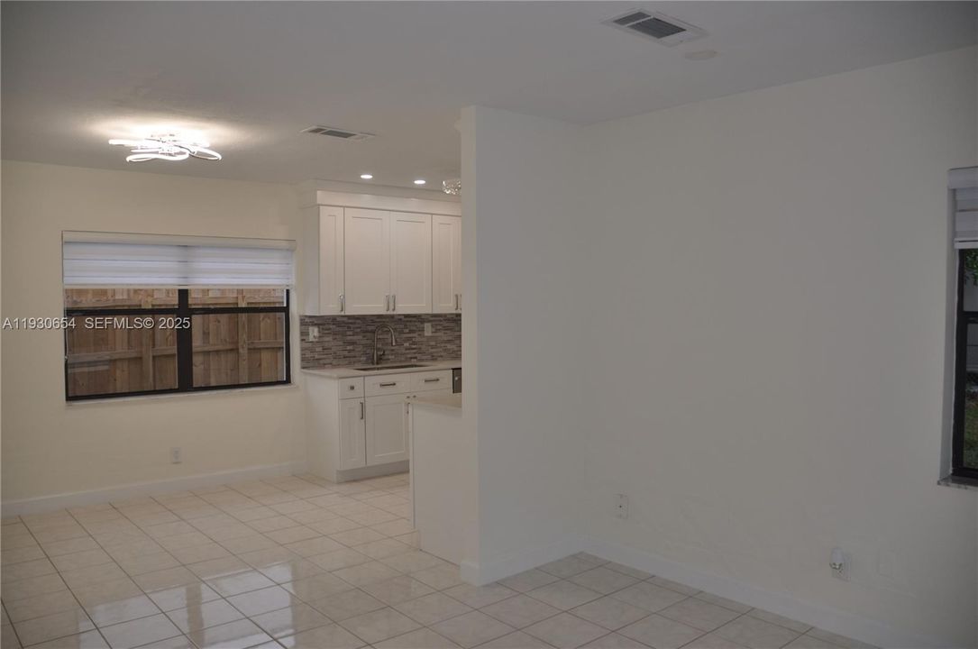 En Venta: $450,000 (3 camas, 2 baños, 906 Pies cuadrados)