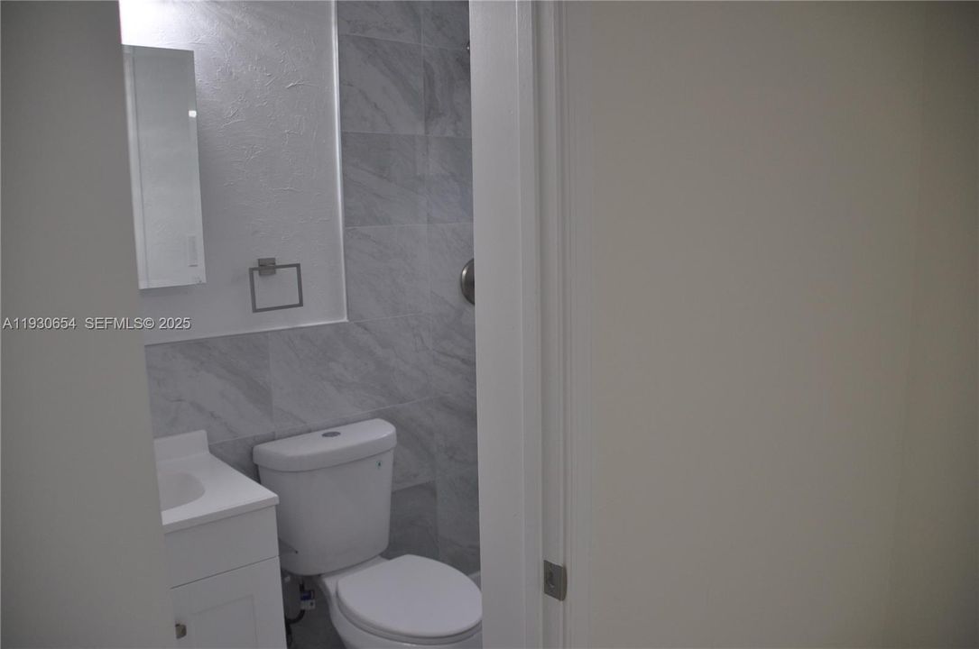 En Venta: $450,000 (3 camas, 2 baños, 906 Pies cuadrados)