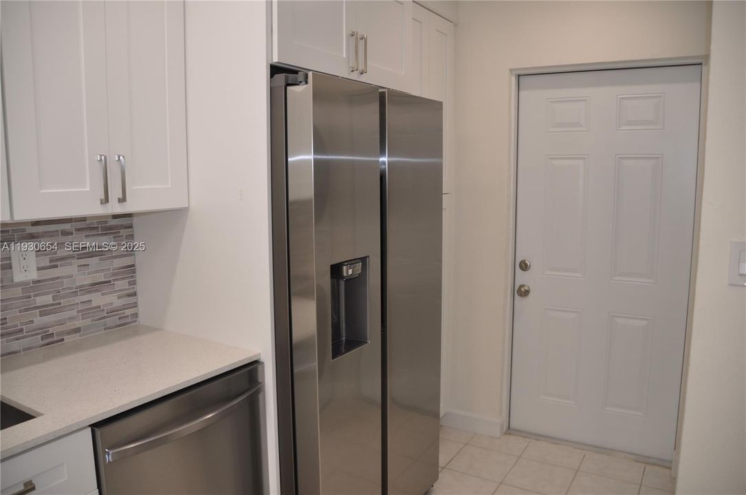 En Venta: $450,000 (3 camas, 2 baños, 906 Pies cuadrados)