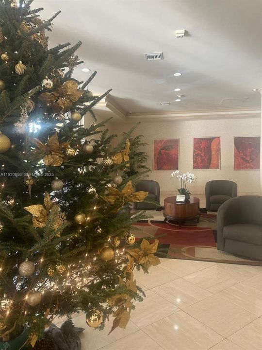 En Venta: $349,000 (2 camas, 2 baños, 1275 Pies cuadrados)