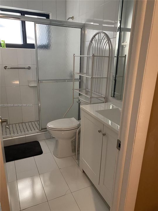 出租: $3,400 (2 贝兹, 2 浴室, 1249 平方英尺)