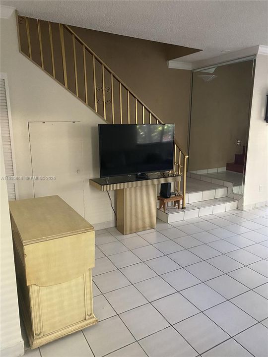 出租: $3,400 (2 贝兹, 2 浴室, 1249 平方英尺)