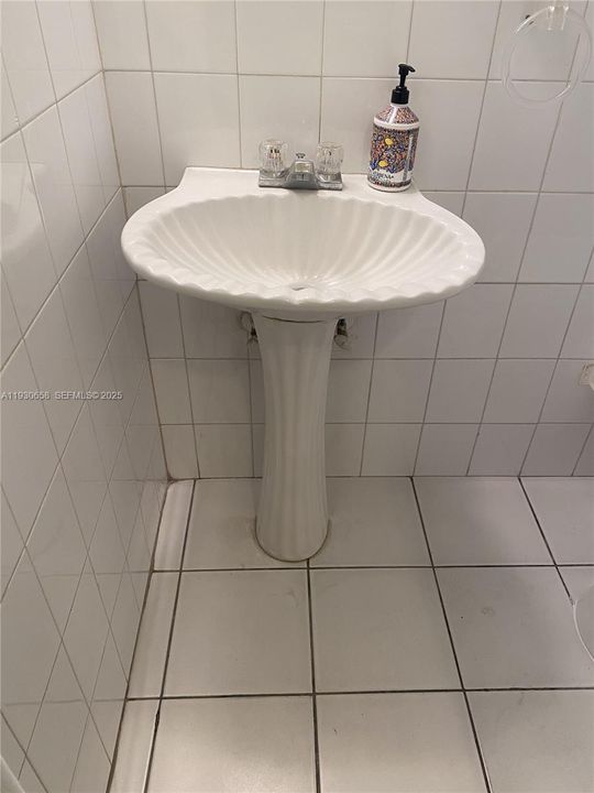 出租: $3,400 (2 贝兹, 2 浴室, 1249 平方英尺)