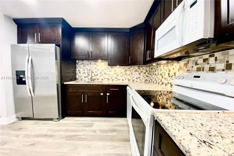 На продажу: $450,000 (3 спален, 2 ванн, 944 Квадратных фут)