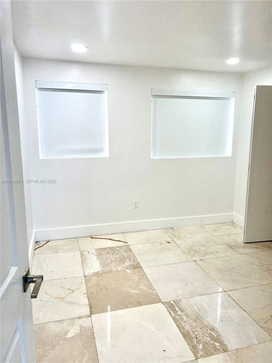 出租: $5,500 (4 贝兹, 3 浴室, 1765 平方英尺)