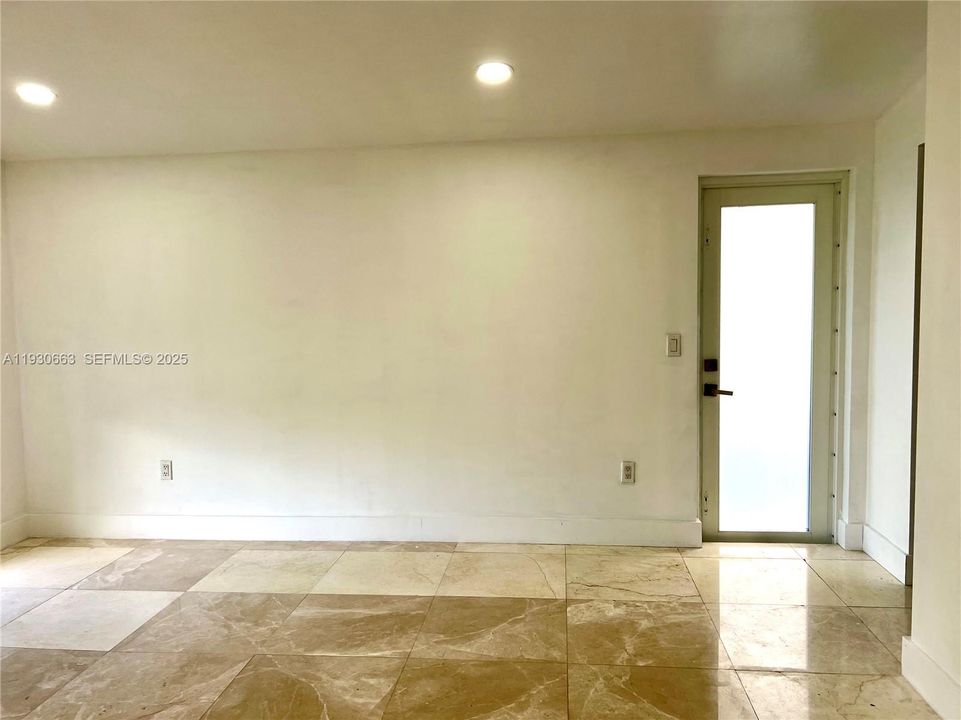 出租: $5,500 (4 贝兹, 3 浴室, 1765 平方英尺)