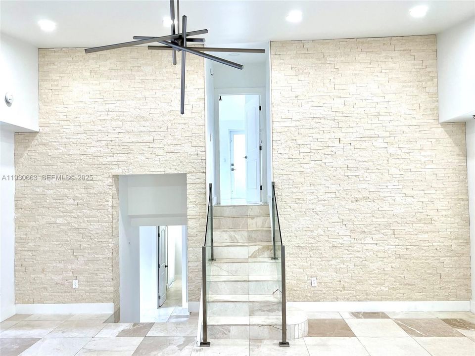 出租: $5,500 (4 贝兹, 3 浴室, 1765 平方英尺)