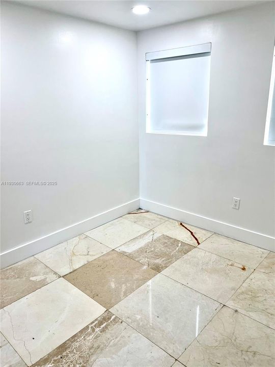 出租: $5,500 (4 贝兹, 3 浴室, 1765 平方英尺)