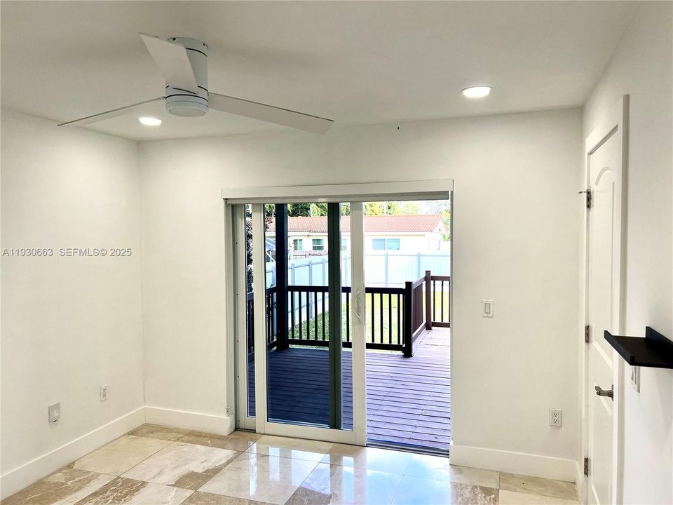 出租: $5,500 (4 贝兹, 3 浴室, 1765 平方英尺)