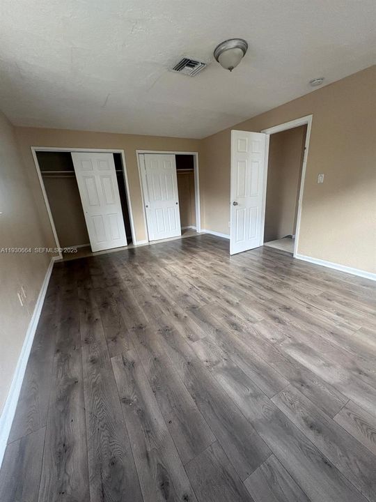 For Sale: $350,000 (4 beds, 2 baths, 1508 Square Feet)