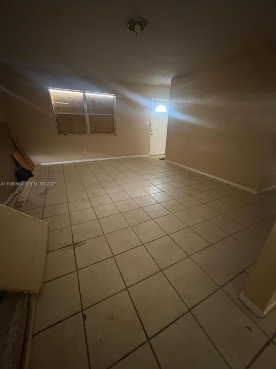 For Sale: $350,000 (4 beds, 2 baths, 1508 Square Feet)