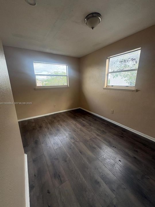 For Sale: $350,000 (4 beds, 2 baths, 1508 Square Feet)