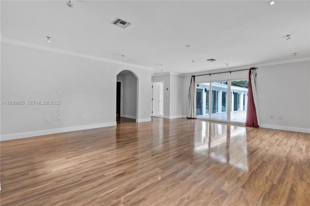 En Venta: $3,495,000 (4 camas, 3 baños, 3678 Pies cuadrados)