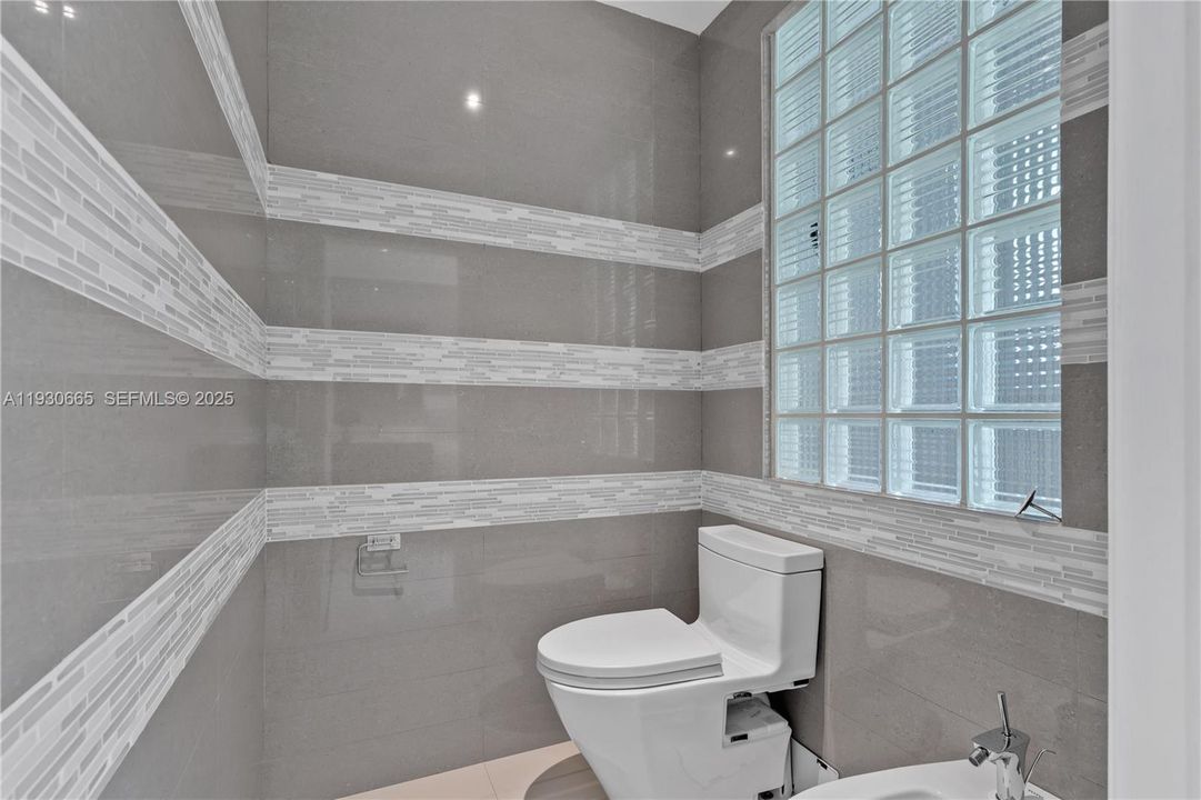 En Venta: $3,495,000 (4 camas, 3 baños, 3678 Pies cuadrados)