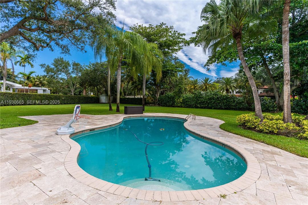 En Venta: $3,495,000 (4 camas, 3 baños, 3678 Pies cuadrados)