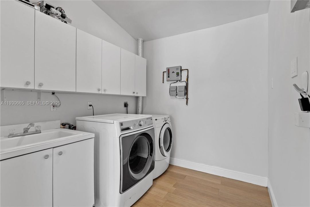 En Venta: $3,495,000 (4 camas, 3 baños, 3678 Pies cuadrados)