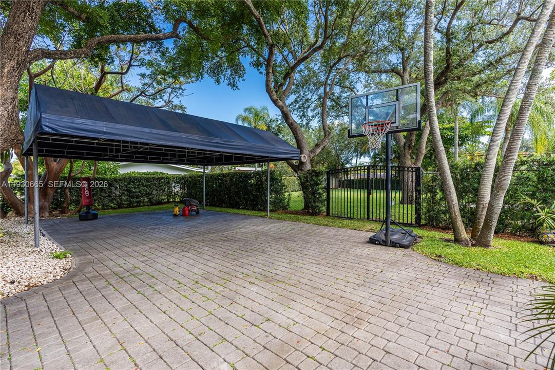 En Venta: $3,495,000 (4 camas, 3 baños, 3678 Pies cuadrados)