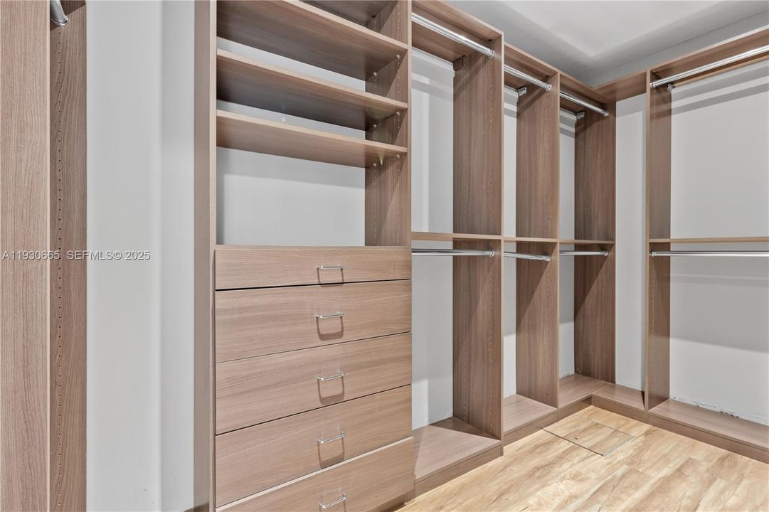 En Venta: $3,495,000 (4 camas, 3 baños, 3678 Pies cuadrados)