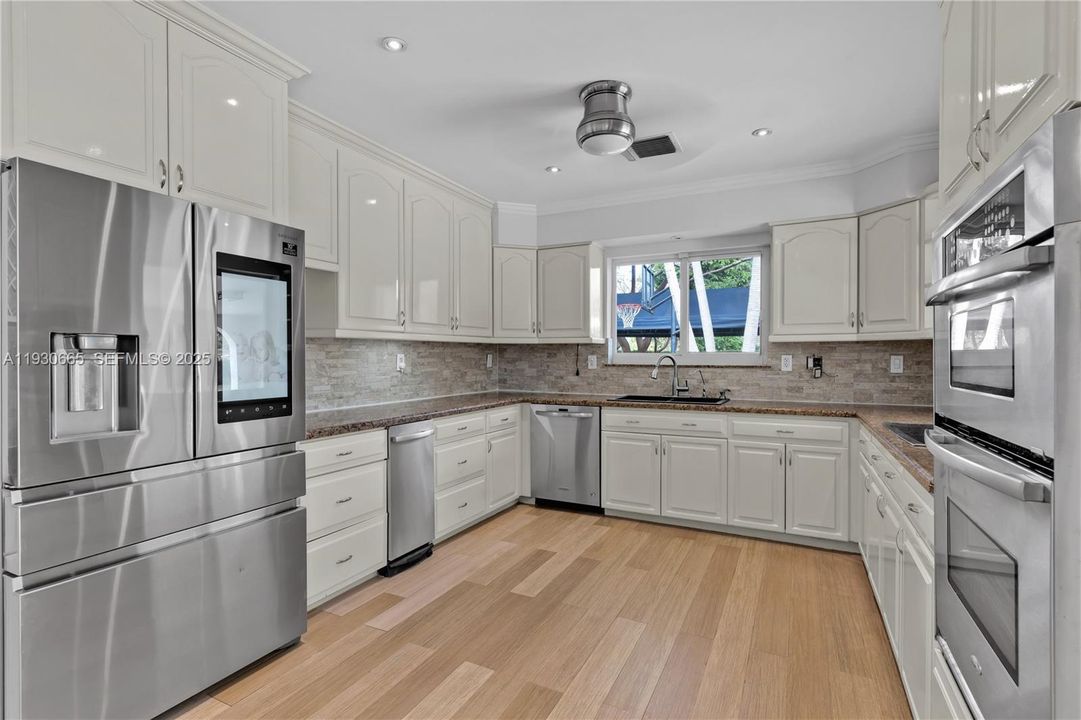 En Venta: $3,495,000 (4 camas, 3 baños, 3678 Pies cuadrados)