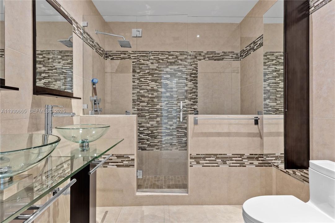 En Venta: $3,495,000 (4 camas, 3 baños, 3678 Pies cuadrados)