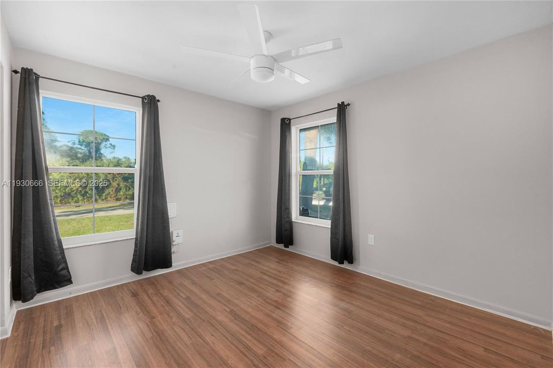 待售: $290,000 (3 贝兹, 2 浴室, 1487 平方英尺)