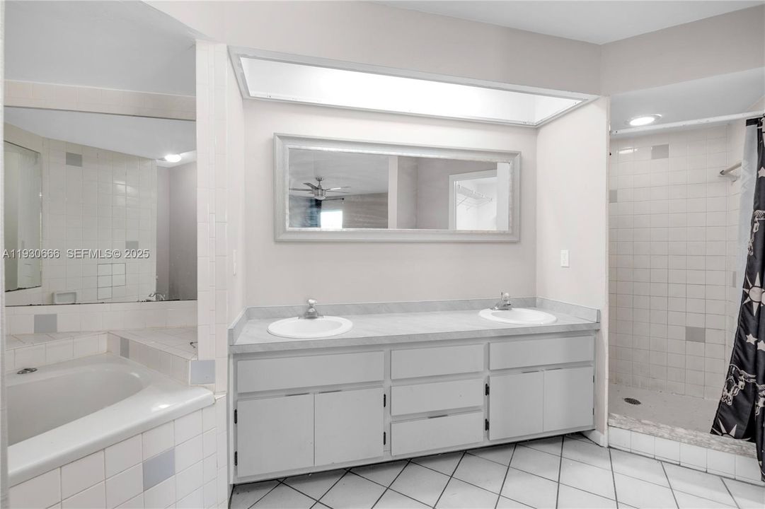 待售: $290,000 (3 贝兹, 2 浴室, 1487 平方英尺)