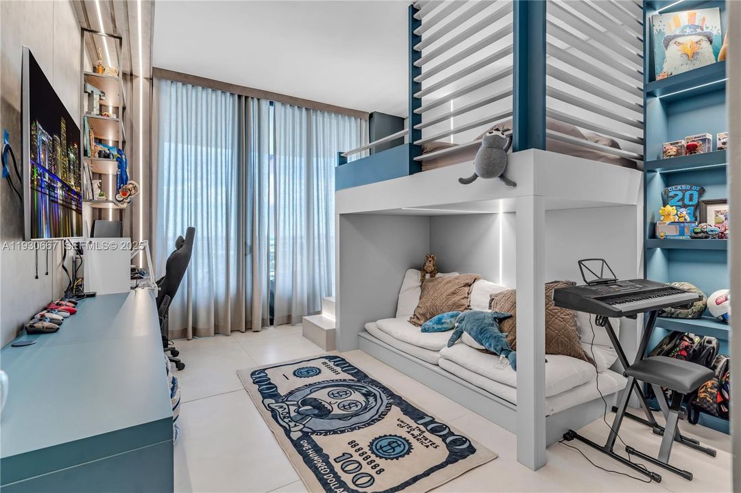 For Sale: $1,679,000 (3 beds, 2 baths, 2080 Square Feet)