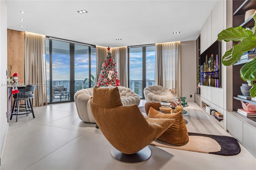 For Sale: $1,679,000 (3 beds, 2 baths, 2080 Square Feet)