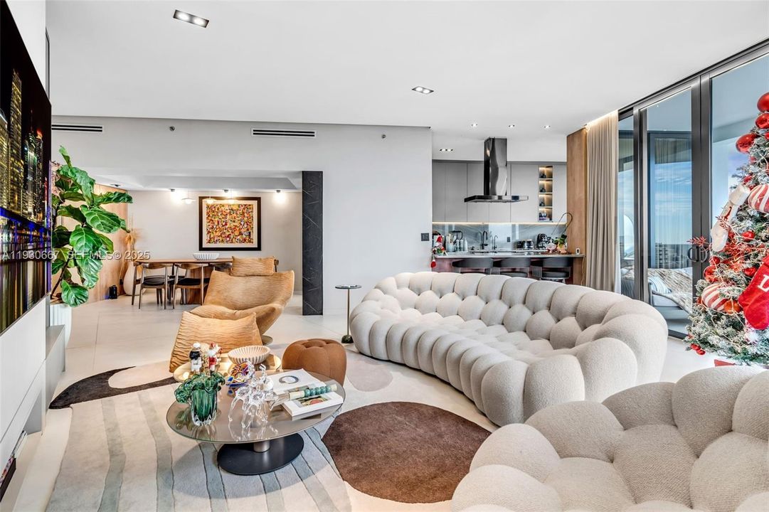 For Sale: $1,679,000 (3 beds, 2 baths, 2080 Square Feet)