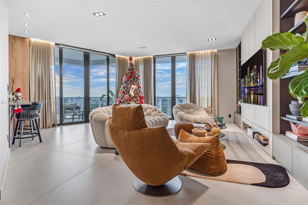 For Sale: $1,679,000 (3 beds, 2 baths, 2080 Square Feet)