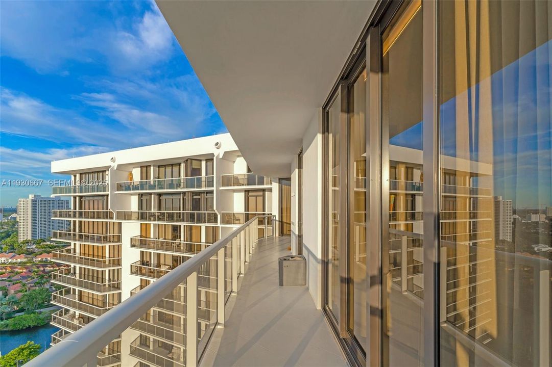 For Sale: $1,679,000 (3 beds, 2 baths, 2080 Square Feet)