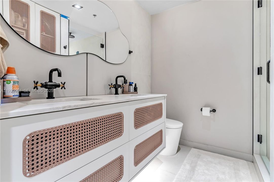 For Sale: $1,679,000 (3 beds, 2 baths, 2080 Square Feet)