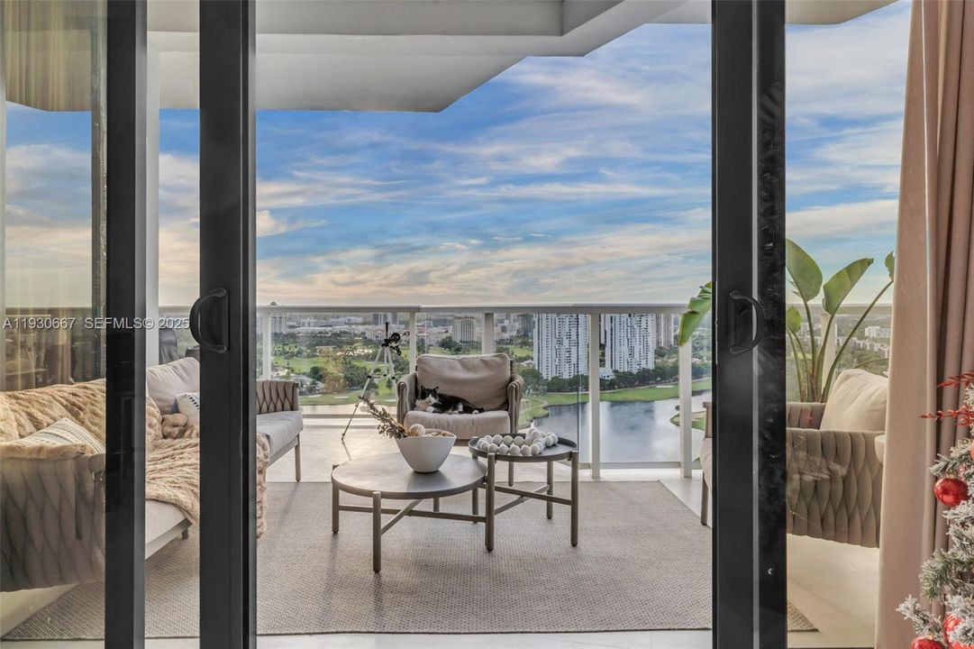 For Sale: $1,679,000 (3 beds, 2 baths, 2080 Square Feet)