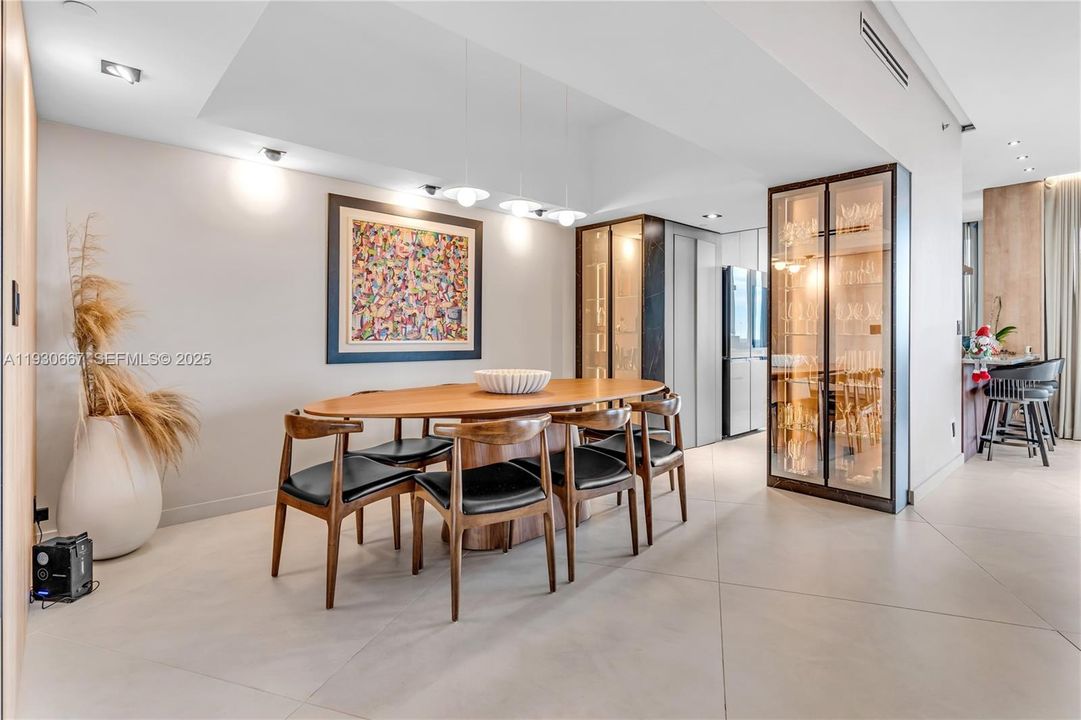 For Sale: $1,679,000 (3 beds, 2 baths, 2080 Square Feet)