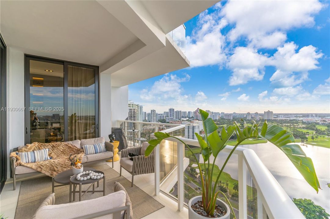 For Sale: $1,679,000 (3 beds, 2 baths, 2080 Square Feet)