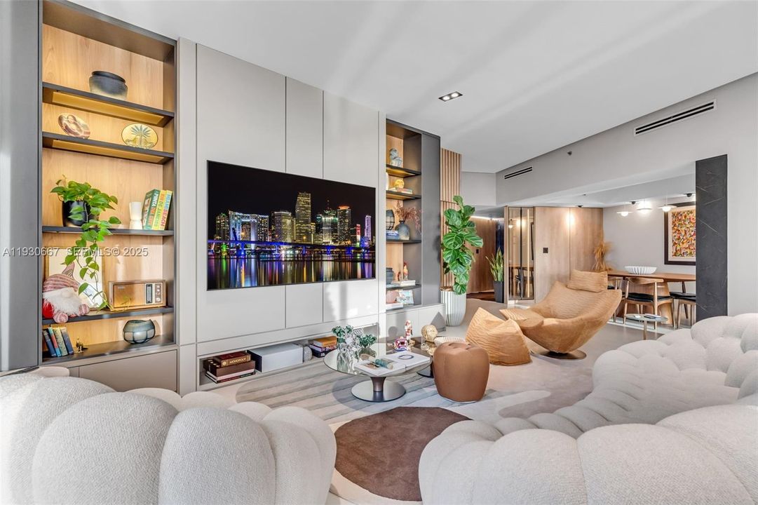 For Sale: $1,679,000 (3 beds, 2 baths, 2080 Square Feet)