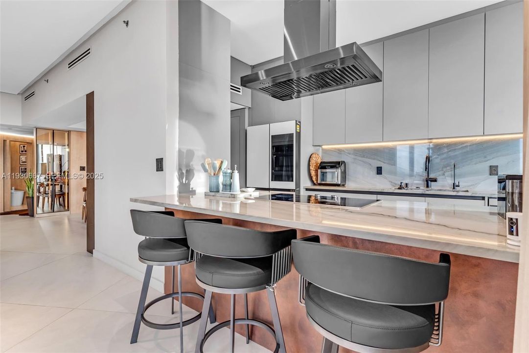 For Sale: $1,679,000 (3 beds, 2 baths, 2080 Square Feet)