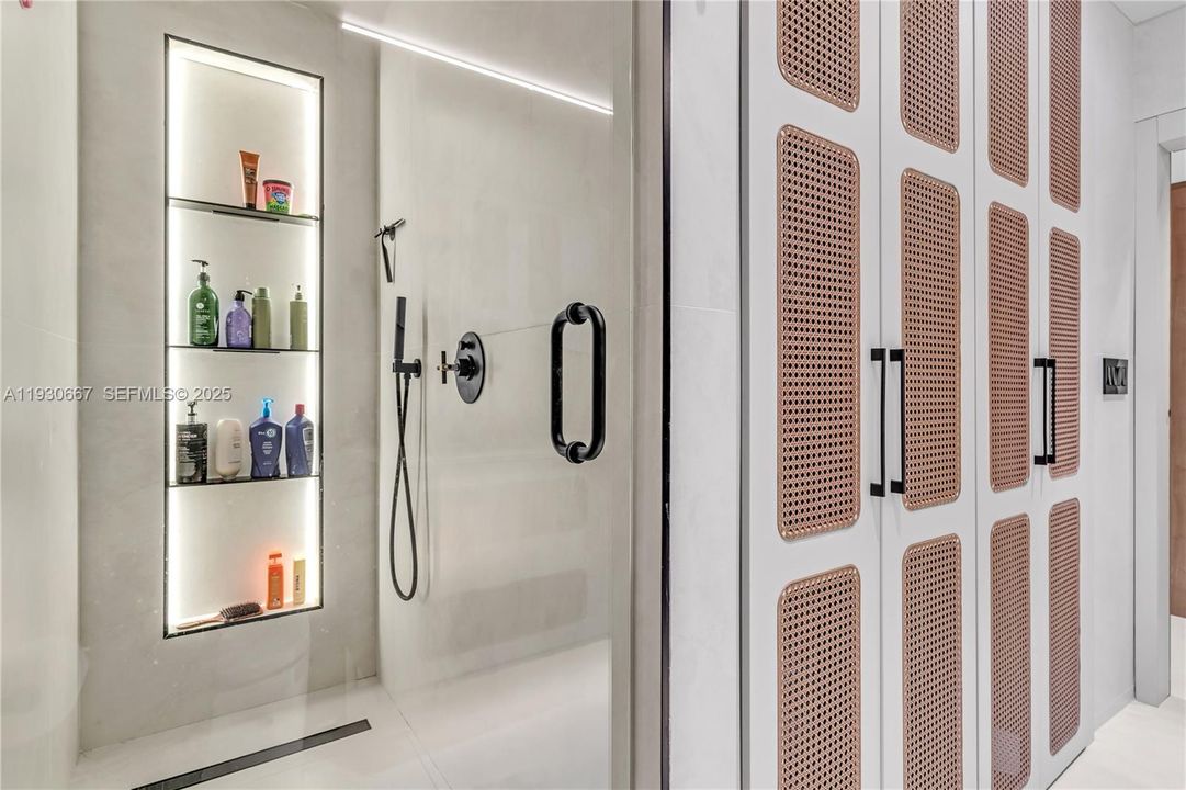 For Sale: $1,679,000 (3 beds, 2 baths, 2080 Square Feet)