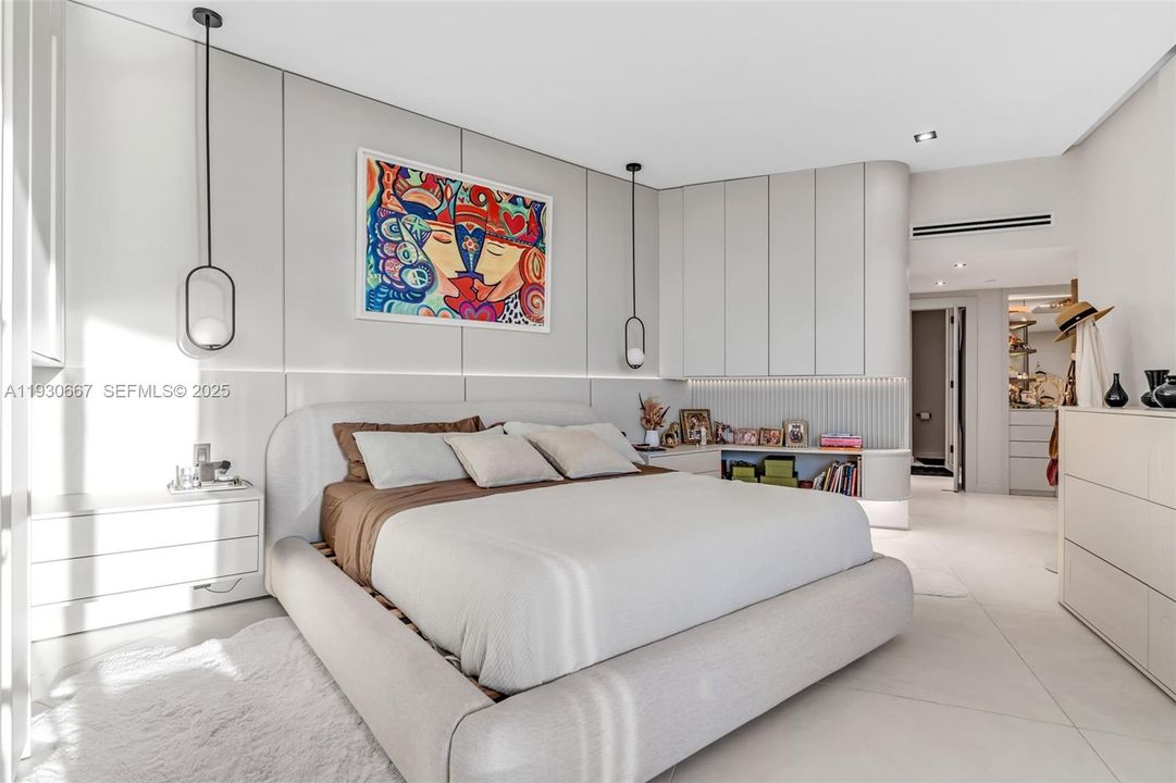 For Sale: $1,679,000 (3 beds, 2 baths, 2080 Square Feet)