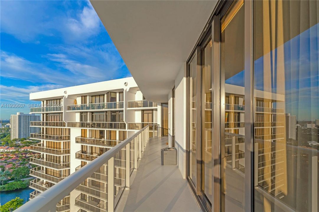 For Sale: $1,679,000 (3 beds, 2 baths, 2080 Square Feet)