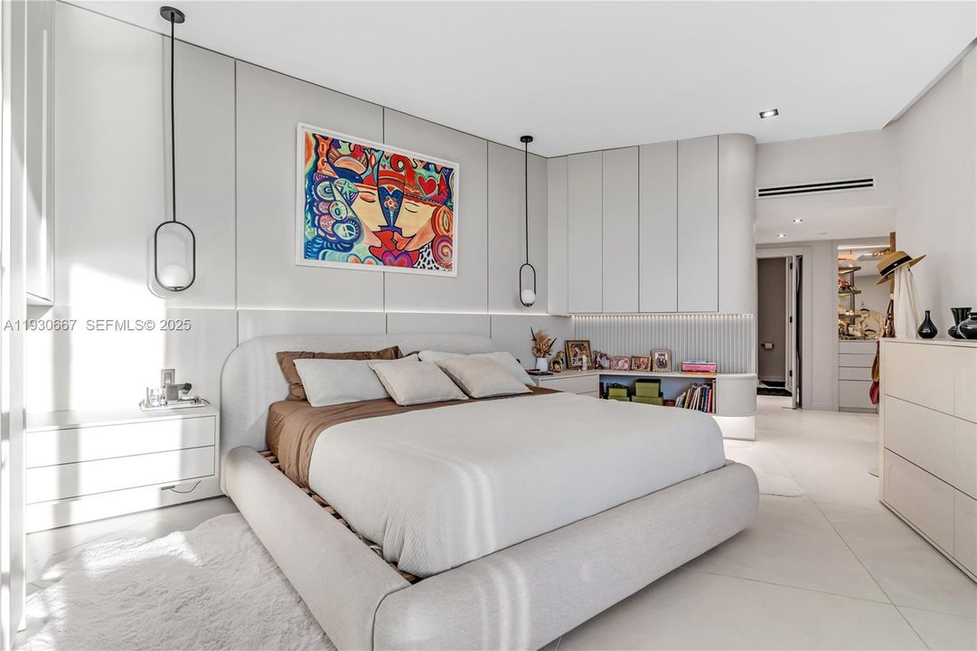 For Sale: $1,679,000 (3 beds, 2 baths, 2080 Square Feet)