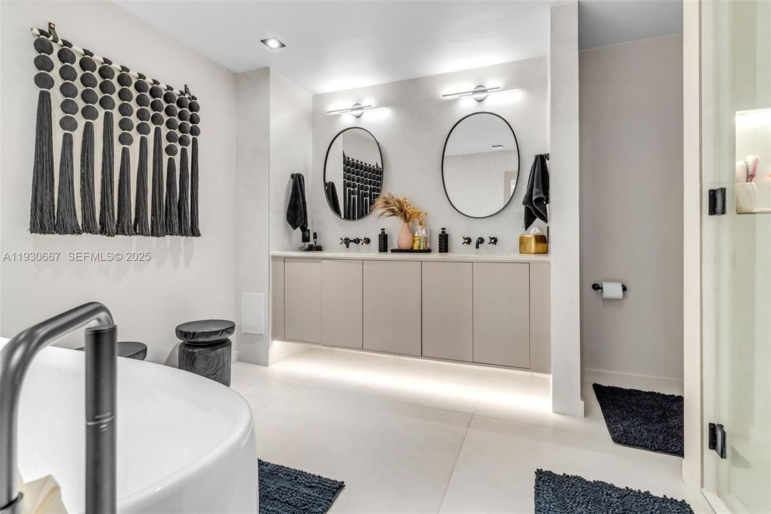 For Sale: $1,679,000 (3 beds, 2 baths, 2080 Square Feet)