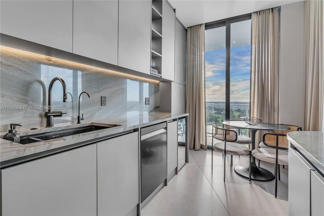 For Sale: $1,679,000 (3 beds, 2 baths, 2080 Square Feet)